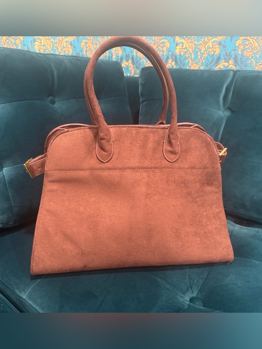 The Row Margaux 15 Tote
Brown Suede